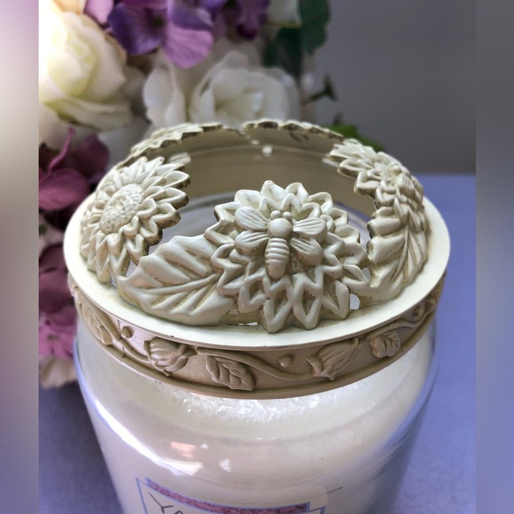 Yankee Candle Retired Bee Happy Illuma Lid Candle Jar Topper
